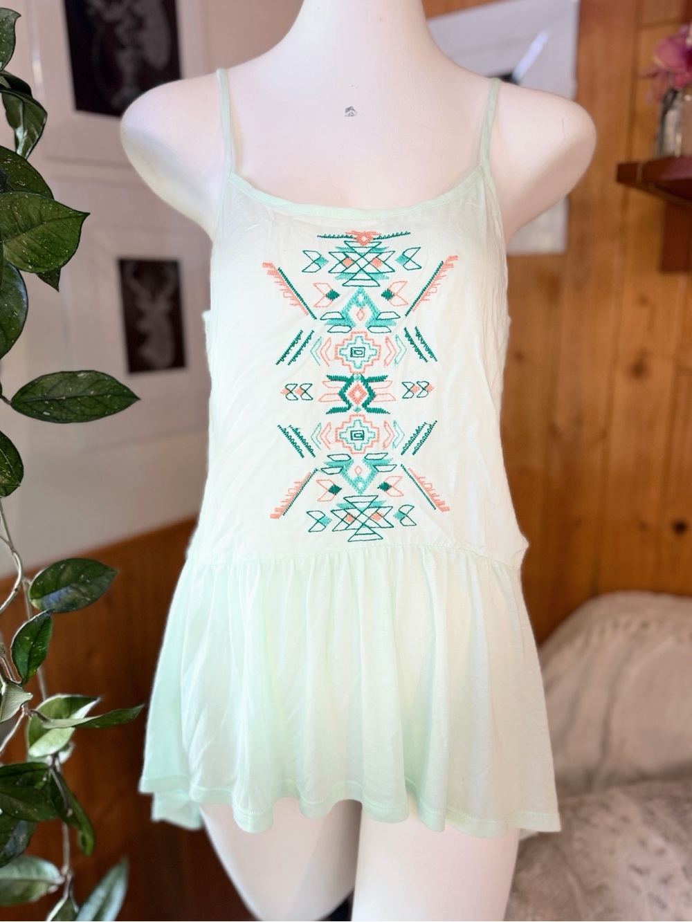 EUC Others Follow Mint Green Embroidered Tank Handkerchief Hem - Like New - Med.
